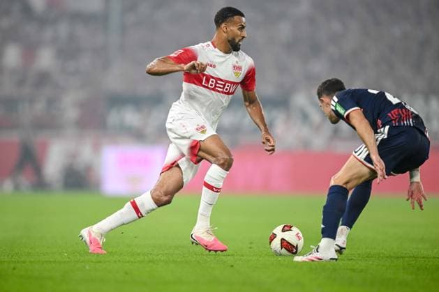 Josha Vagnoman (VfB Stuttgart) und Paul Okon-Engstler (1.FC Koeln) im Zweikampf waehrend des spiels der 1. Bundesliga zwischen VfB Stuttgart und 1. FC Koeln, MHPArena am 04. September 2026 in Stuttgart, Deutschland. (Foto von Harry Langer DeFodi Images) +++ Josha Vagnoman (VfB Stuttgart) und Paul Okon-Engstler (1.FC Koeln) battle for the ball during the Bundesliga match between VfB Stuttgart and 1. FC Koeln at MHPArena on September 4, 2026 in Stuttgart, Germany. (Photo by Harry Langer DeFodi Images) DFB DFL REGULATIONS PROHIBIT ANY USE OF PHOTOGRAPHS AS IMAGE SEQUENCES AND OR QUASI-VIDEO. (Photo by Harry Langer DeFodi Images) DFB DFL REGULATIONS PROHIBIT ANY USE OF PHOTOGRAPHS AS IMAGE SEQUENCES AND OR QUASI-VIDEO. - *** Josha Vagnoman of VfB Stuttgart and Paul Okon Engstler of 1. FC Köln go head-to-head during the Bundesliga match between VfB Stuttgart and 1. FC Köln, at MHPArena on September 4, 2026, in Stuttgart, Germany. Photo by Harry Langer, DeFodi Images. Josha Vagnoman of VfB Stuttgart and Paul Okon Engstler of 1. FC Köln battle for the ball during the Bundesliga match between VfB Stuttgart and 1. FC Köln at MHPArena on September 4, 2026 in Stuttgart, Germany. Photo by Harry Langer, DeFodi Images. DFB and DFL regulations prohibit any use of photographs as image sequences and or quasi-video. Photo by Harry Langer, DeFodi Images. DFB and DFL regulations prohibit any use of photographs as imSEQUENCES AND OR QUASI-VIDEO