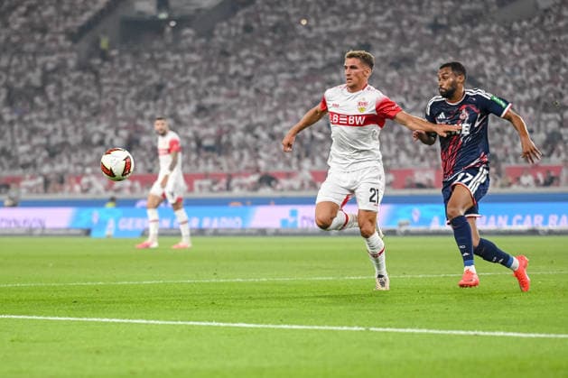 Grischa Proemel (VfB Stuttgart) und Linton Maina (1.FC Koeln) im Zweikampf waehrend des spiels der 1. Bundesliga zwischen VfB Stuttgart und 1. FC Koeln, MHPArena am 04. September 2026 in Stuttgart, Deutschland. (Foto von Harry Langer DeFodi Images) +++ Grischa Proemel (VfB Stuttgart) und Linton Maina (1.FC Koeln) battle for the ball during the Bundesliga match between VfB Stuttgart and 1. FC Koeln at MHPArena on September 4, 2026 in Stuttgart, Germany. (Photo by Harry Langer DeFodi Images) DFB DFL REGULATIONS PROHIBIT ANY USE OF PHOTOGRAPHS AS IMAGE SEQUENCES AND OR QUASI-VIDEO. (Photo by Harry Langer DeFodi Images) DFB DFL REGULATIONS PROHIBIT ANY USE OF PHOTOGRAPHS AS IMAGE SEQUENCES AND OR QUASI-VIDEO. - *** Grischa Proemel of VfB Stuttgart and Linton Maina of 1. FC Köln battle for the ball during the Bundesliga match between VfB Stuttgart and 1. FC Köln, at MHPArena on September 4, 2026, in Stuttgart, Germany. Photo by Harry Langer, DeFodi Images. Grischa Proemel of VfB Stuttgart and Linton Maina of 1. FC Köln battle for the ball during the Bundesliga match between VfB Stuttgart and 1. FC Köln at MHPArena on September 4, 2026 in Stuttgart, Germany. Photo by Harry Langer, DeFodi Images. DFB and DFL regulations prohibit any use of photographs as image sequences and or quasi-video. Photo by Harry Langer, DeFodi Images. DFB and DFL regulations prohibit any use of photographs as imSEQUENCES AND OR QUASI-VIDEO