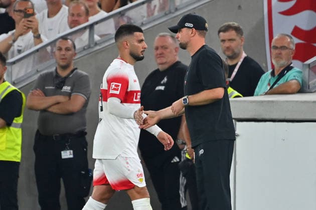 Auswechslung Deniz UNDAV (VFB Stuttgart) mit Trainer Sebastian HOENESS (VFB Stuttgart). Fussball 1. Bundesliga Saison 2026 2027, 2.Spieltag, Spieltag02, VfB Stuttgart - 1.FC Koeln 4-1 am 04.09.2026 , MHP ARENA *** Substitution: Deniz UNDAV (VFB Stuttgart) under coach Sebastian HOENESS; VFB Stuttgart Soccer, Bundesliga 1, 2026–2027 season, Matchday 2, Matchday 02, VfB Stuttgart 1–4 FC Cologne on September 4, 2026, MHP ARENA