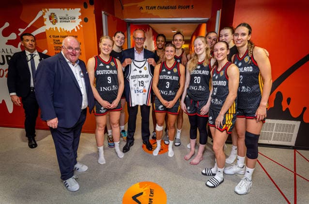 Basketball Berlin, September 4, 2026 FIBA Women’s Basketball World Cup Germany 2026 Preliminary Round Group Spain (ESP) vs. Germany (GER) Federal Chancellor Friedrich Merz visits the German team after the game in front of the locker room Leonie Fiebich (Germany), No. 13 presented him with a signed jersey Ingo Weiss Emma Eichmeyer Germany, No. 09 Luisa Geiselsöder Germany, No. 15 Geiselsöder Nyara Sabally Germany, No. 08 Alexandra Wilke Germany, No. 03 Leonie Fiebich Germany, No. 13 Frida Bühner, Germany, No. 20 Clara Bielefeld, Germany, No. 25 Britta Daub, Germany, No. 19 Lina Sontag, Germany, No. 24 Emily Bessoir, Germany, No. 22