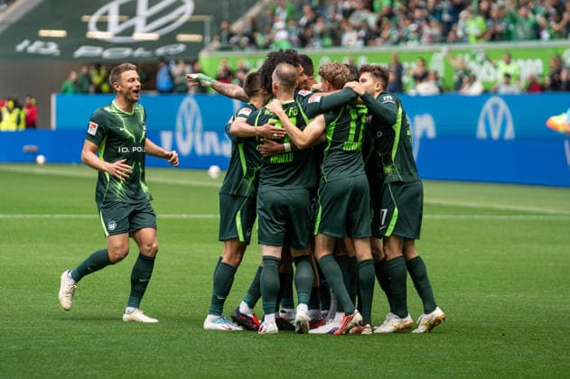 Deutschland: Fussball 2. Bundesliga, 4. Spieltag 2026 2027, VfL Wolfsburg - Energie Cottbus am 05.09.2026 in Wolfsburg (Volkswagen Arena): Tor zum 1:0 Robert Glatzel (VfL Wolfsburg, 19) Elfmeter Jubel, Freude, Torjubel, Emotionen *** German Soccer 2. Bundesliga, Matchday 4, 2026–2027, VfL Wolfsburg vs. Energie Cottbus on September 5, 2026, at the Volkswagen Arena in Wolfsburg; 1–0 goal by Robert Glatzel of VfL Wolfsburg, 19th minute penalty kick; celebration, joy, goal celebrations, emotions Copyright: xSvenxHeidmannx