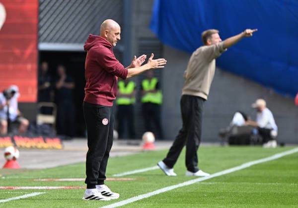 Fussball - 2. Bundesliga - Saison 2026 27 1. FC Kaiserslautern 05.09.2026 Fritz-Walter-Stadion 1. FC Kaiserslautern (fck) - SV Darmstadt 98 (da) Trainer Torsten LIEBERKNECHT (1. FC Kaiserslautern), li, hinten: Trainer Florian KOHFELDT (SV Darmstadt 98) 1. FC Kaiserslautern *** Soccer, 2. Bundesliga, 2026–27 Season, 1 FC Kaiserslautern, September 5, 2026, Fritz Walter Stadium: 1 FC Kaiserslautern (FCK) vs. SV Darmstadt 98 (DA), Coach Torsten LIEBERKNECHT, 1 FC Kaiserslautern, li, in the back: Coach Florian KOHFELDT, SV Darmstadt 98, 1 FC Kaiserslautern