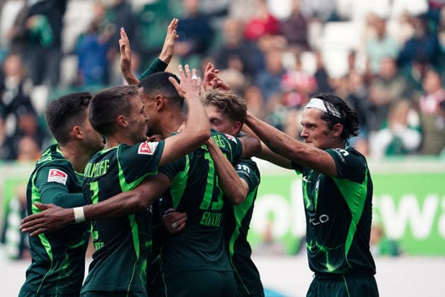 Deutschland:Fussball 2.Bundesliga 2026 2027, 4.Spieltag VfL Wolfsburg vs Energie Cottbus - Volkswagen Arena (Wolfsburg): Tor und Torjubel zum Robert Glatzel (VfL Wolfsburg, 19) Fabian Reese (VfL Wolfsburg, 11) Elvis Rexhbecaj Elvis Rexhbecaj (VfL Wolfsburg, 37) Maximilian Arnold (VfL Wolfsburg, 27) Mathys AngÃ ly Mathys Angely (VfL Wolfsburg, 22) *** Germany Soccer 2. Bundesliga 2026–2027, Matchday 4: VfL Wolfsburg vs. Energie Cottbus at Volkswagen Arena, Wolfsburg—Goals and goal celebrations by Robert Glatzel (VfL Wolfsburg), 19 Fabian Reese (VfL Wolfsburg), 11 Elvis Rexhbecaj (VfL Wolfsburg), 37 Maximilian Arnold (VfL Wolfsburg), 27 Mathys Angély, Mathys Angély (VfL Wolfsburg), 22 Copyright: xAymanxAlahmedx