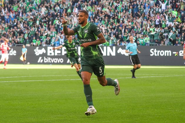 05.09.2026, xgox, Fussball - 2.Bundesliga VfL Wolfsburg - FC Energie Cottbus emspor, v.l. Jubel nach 2:0 durch Vinicius Souza (Wolfsburg, 5) (DFL DFB REGULATIONS PROHIBIT ANY USE OF PHOTOGRAPHS as IMAGE SEQUENCES and or QUASI-VIDEO) Wolfsburg *** September 5, 2026, xgox, Soccer, 2. Bundesliga: VfL Wolfsburg vs. FC Energie Cottbus, emspor; from left: Celebrations after Vinicius Souza’s 2–0 goal for Wolfsburg; 5 DFL DFB regulations prohibit any use of photographs as image sequences and or quasi-video, Wolfsburg