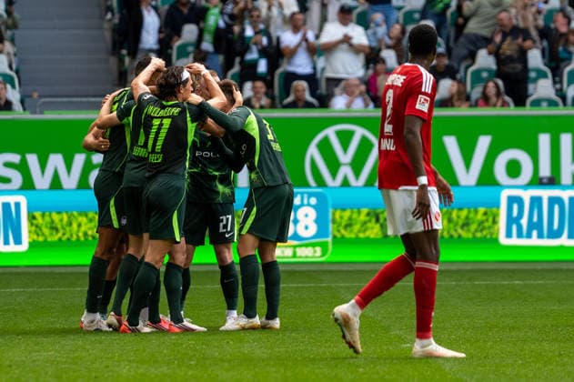 Deutschland: Fussball 2. Bundesliga, 4. Spieltag 2026 2027, VfL Wolfsburg - Energie Cottbus am 05.09.2026 in Wolfsburg (Volkswagen Arena): Tor zum 3:0 Robert Glatzel (VfL Wolfsburg, 19) Jubel, Freude, Torjubel, Emotionen *** German Soccer 2. Bundesliga, Matchday 4, 2026–2027, VfL Wolfsburg vs. Energie Cottbus on September 5, 2026, at the Volkswagen Arena in Wolfsburg; goal to make it 3–0 by Robert Glatzel of VfL Wolfsburg, age 19; celebration, joy, goal celebration, emotions Copyright: xSvenxHeidmannx