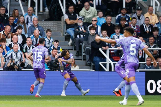 Newcastle United v AFC Bournemouth, Premier League Marcus Tavernier of Bournemouth celebrates scoring his sides first goal of the match 0-1 during the Newcastle United v AFC Bournemouth Premier League match at St. James Park, Newcastle Upon Tyne, England on 5 September 2026 Credit: Craig Cowan Every Second Media Editorial use only. All images are copyright Every Second Media Limited. No images may be reproduced without prior permission. All rights reserved. Premier League and Football League images are subject to licensing agreements with Football DataCo Limited. see https: www.football-dataco.com Copyright: xIMAGO EveryxSecondxMediax ESM-2129-0054 CraigxCowanx xEveryxSecondxMediax