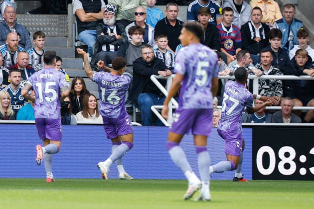 Newcastle United v AFC Bournemouth, Premier League Marcus Tavernier of Bournemouth celebrates scoring his sides first goal of the match 0-1 during the Newcastle United v AFC Bournemouth Premier League match at St. James Park, Newcastle Upon Tyne, England on 5 September 2026 Credit: Craig Cowan Every Second Media Editorial use only. All images are copyright Every Second Media Limited. No images may be reproduced without prior permission. All rights reserved. Premier League and Football League images are subject to licensing agreements with Football DataCo Limited. see https: www.football-dataco.com Copyright: xIMAGO EveryxSecondxMediax ESM-2129-0055 CraigxCowanx xEveryxSecondxMediax