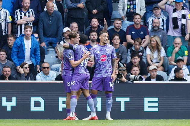 Newcastle United v AFC Bournemouth, Premier League Alex Scott and Marcus Tavernier of Bournemouth celebrates Bournemouths second goal 2-0 during the Newcastle United v AFC Bournemouth Premier League match at St. James Park, Newcastle Upon Tyne, England on 5 September 2026 Credit: Craig Cowan Every Second Media Editorial use only. All images are copyright Every Second Media Limited. No images may be reproduced without prior permission. All rights reserved. Premier League and Football League images are subject to licensing agreements with Football DataCo Limited. see https: www.football-dataco.com Copyright: xIMAGO EveryxSecondxMediax ESM-2129-0060 CraigxCowanx xEveryxSecondxMediax