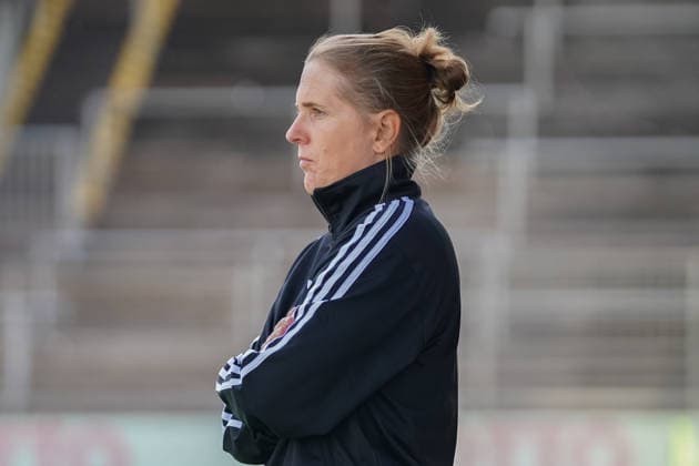 Deutschland: Fußball Google Pixel Frauen-Bundesliga 2026 2027, 3. Spieltag - 1. FSV Mainz 05 vs 1. FC Köln - Bruchwegstadion (Mainz): Britta Carlson (Cheftrainerin FC) Portraitfoto, Portrait, Einzelaufnahme, Porträt *** Germany Soccer Google Pixel Women s Bundesliga 2026 2027, Matchday 3: 1 FSV Mainz 05 vs. 1 FC Köln, Bruchwegstadion, Mainz; Britta Carlson, Head Coach of FC; Portrait Photo, Portrait, Individual Shot, Portrait Copyright: xTobiasxWentzellx