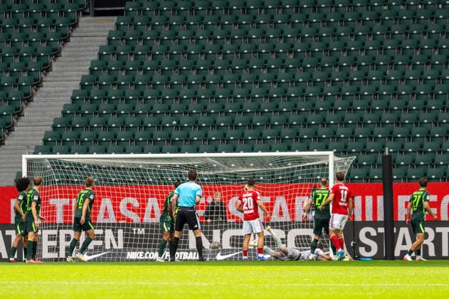 Deutschland: Fussball 2. Bundesliga, 4. Spieltag 2026 2027, VfL Wolfsburg - Energie Cottbus am 05.09.2026 in Wolfsburg (Volkswagen Arena): Tor zum 3:2 King Manu (Energie Cottbus, 2) *** German Soccer 2. Bundesliga, Matchday 4, 2026–2027, VfL Wolfsburg vs. Energie Cottbus on September 5, 2026, at the Volkswagen Arena in Wolfsburg; Goal to make it 3–2 by King Manu of Energie Cottbus, 2 Copyright: xSvenxHeidmannx