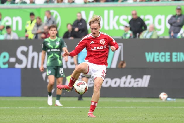 05.09.2026, xgox, Fussball, 2. Bundesliga, VfL Wolfsburg - FC Energie Cottbus v.l. Lukas Michelbrink (Cottbus, 8) (DFL DFB REGULATIONS PROHIBIT ANY USE OF PHOTOGRAPHS as IMAGE SEQUENCES and or QUASI-VIDEO) Wolfsburg *** September 5, 2026, xgox, Soccer, 2. Bundesliga, VfL Wolfsburg vs. FC Energie Cottbus, photo by Lukas Michelbrink, Cottbus, 8 DFL DFB REGULATIONS PROHIBIT ANY USE OF PHOTOGRAPHS AS IMAGE SEQUENCES AND OR QUASI-VIDEO, Wolfsburg