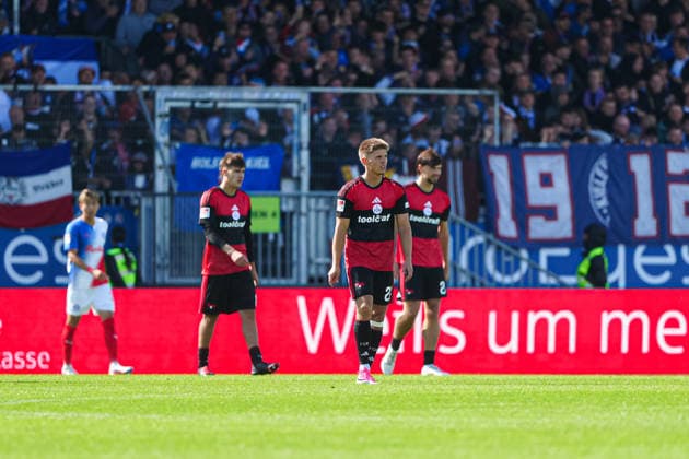 Enttäuschung 1. FC Nürnberg nach Tor zum 2:1 Adrian Kapralik (Holstein Kiel, 20) GER, Holstein Kiel vs. 1. FC Nürnberg, Fußball, 2. Bundesliga, Spieltag 04, Saison 2026 2027, 05.09.2026 DFL REGULATIONS PROHIBIT ANY USE OF PHOTOGRAPHS AS IMAGE SEQUENCES AND OR QUASI-VIDEO GER, Holstein Kiel vs. 1. FC Nürnberg, Fußball, 2. Bundesliga, Spieltag 04, Saison 2026 2027, 05.09.2026 Kiel *** Disappointment for 1 FC Nürnberg after Adrian Kapralik’s goal to make it 2–1 for Holstein Kiel, 20 GER, Holstein Kiel vs. 1 FC Nürnberg, Soccer, 2. Bundesliga, Matchday 04, 2026–2027 Season, September 5, 2026 DFL regulations prohibit any use of photographs as image sequences and or quasi-video, GER, Holstein Kiel vs. 1. FC Nuremberg, soccer, 2. Bundesliga, Matchday 4, 2026–2027 season, September 5, 2026, Kiel Copyright: xEibner-Pressefoto MarcelxvonxFehrnx EP_MFN