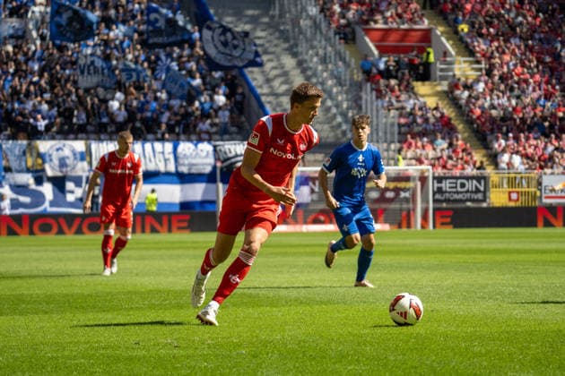 05.09.2026, xdaymx, Fussball 2.Bundesliga, 1.FC Kaiserslautern - SV Darmstadt 98. Fabian Kunze (1.FC Kaiserslautern) mit einer Flanke Kaiserslautern *** September 5, 2026, xdaymx, Soccer, 2. Bundesliga, 1. FC Kaiserslautern vs. SV Darmstadt 98, Fabian Kunze, 1. FC Kaiserslautern with a cross, Kaiserslautern