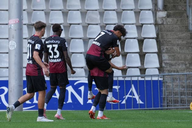 Krish Raweri, SC Freiburg II, 07; Leon Catak, SC Freiburg II, 09; goal celebration, emotions, shot on goal, finish, goal scored, goal, hit, Germany, soccer, Regionalliga Südwest, Matchday 5, 2026–2027, SC Freiburg II vs. TSV Steinbach Haiger, September 5, 2026, Dreisamstadion, Freiburg, Dreisamstadion, Baden-Württemberg, Germany Copyright: xArnexAmbergx