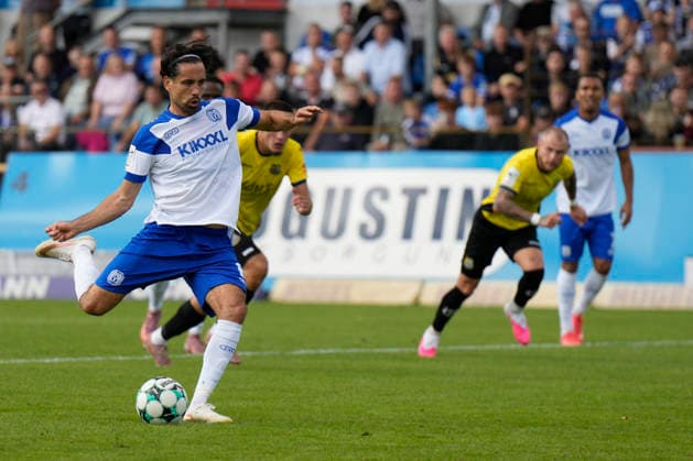 September 5, 2026, Hänsch Arena, Meppen, GER, 3rd Division, Matchday 4: SV Meppen vs. 1 FC Saarbrücken, 1–2 Penalty kick by Ersin Zehir SV Meppen 6 DFL regulations prohibit any use of photographs as image sequences and or quasi-video Meppen, Lower Saxony, Hänsch Arena