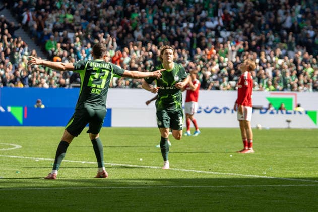 Deutschland: Fussball 2. Bundesliga, 4. Spieltag 2026 2027, VfL Wolfsburg - Energie Cottbus am 05.09.2026 in Wolfsburg (Volkswagen Arena): Tor zum 4:3 Mattias Svanberg (VfL Wolfsburg, 32) Jubel, Freude, Torjubel, Emotionen *** German Soccer 2. Bundesliga, Matchday 4, 2026–2027, VfL Wolfsburg vs. Energie Cottbus on September 5, 2026, at the Volkswagen Arena in Wolfsburg; goal for a 4–3 victory by Mattias Svanberg of VfL Wolfsburg, age 32; celebration, joy, goal celebration, emotions Copyright: xSvenxHeidmannx