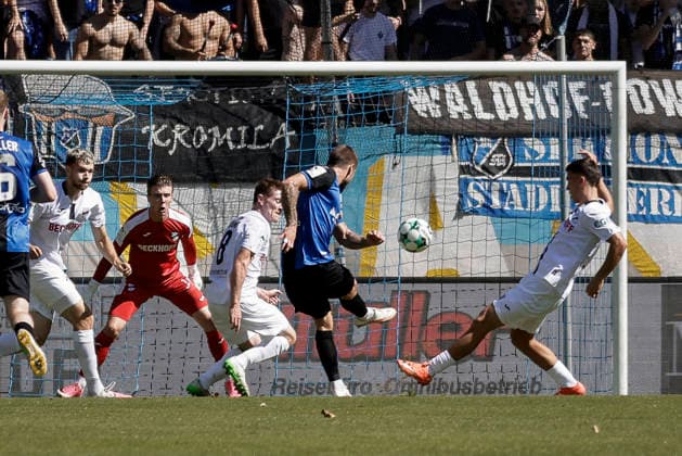 September 5, 2026, xhettx, Soccer 3rd Division, SV Waldhof Mannheim vs. SC Verl, Julian Ulbricht (SV Waldhof Mannheim) takes a shot on goal
