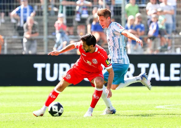 September 5, 2026, Germany, Stuttgart, Soccer, Regionalliga Südwest, SV Stuttgarter Kickers vs. 1. FSV Mainz 05 II, from left: Yunus Malli (Mainz), Nico Blank (Kickers)