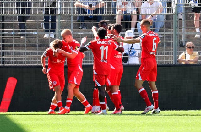 September 5, 2026, Germany, Stuttgart, Soccer, Regionalliga Südwest, SV Stuttgarter Kickers vs. 1. FSV Mainz 05 II, Celebration after the 0-1 goal, Goal scorer: Nick Cherny (Mainz)