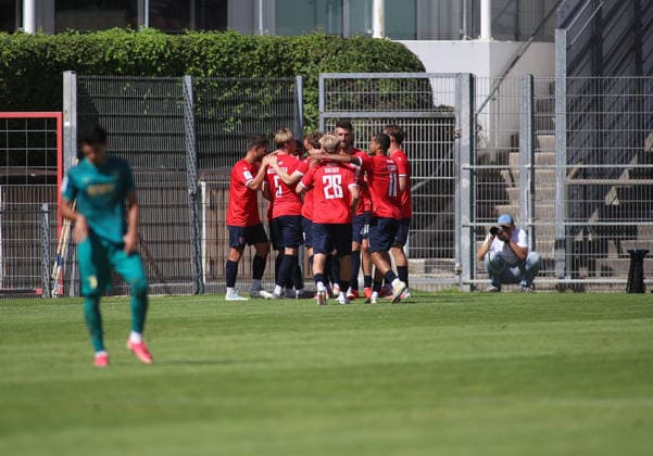 Soccer, Men s, Bavarian Regional League, 2026–2027 Season, SpVgg Unterhaching vs. FC Augsburg II, Amateure 2–0, goal by Mike Gevorgyan (SpVgg Unterhaching), celebration