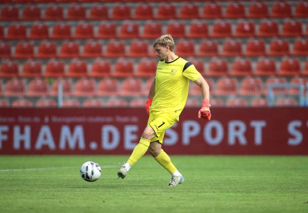 Soccer, Men s, Bavarian Regional League, 2026–2027 Season, SpVgg Unterhaching vs. FC Augsburg II, Amateurs, Erion Avdija, SpVgg Unterhaching kicks the ball