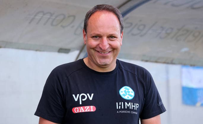 September 5, 2026, Germany, Stuttgart, Soccer, Regionalliga Südwest, SV Stuttgarter Kickers vs. 1 FSV Mainz 05 II, Kickers Coach Holger Bachthaler