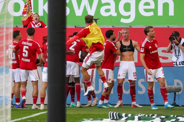 05.09.2026, xgox, Fussball - 2.Bundesliga VfL Wolfsburg - FC Energie Cottbus emspor, v.l. Jubel nach dem 4:4 durch Dmytro Bogdanov (Cottbus, 13) (DFL DFB REGULATIONS PROHIBIT ANY USE OF PHOTOGRAPHS as IMAGE SEQUENCES and or QUASI-VIDEO) Wolfsburg *** September 5, 2026, xgox, Soccer, 2. Bundesliga, VfL Wolfsburg vs. FC Energie Cottbus, emspor, from left: Celebrations after the 4-4 goal by Dmytro Bogdanov (Cottbus), 13 DFL and DFB regulations prohibit any use of photographs as image sequences and or quasi-video in Wolfsburg