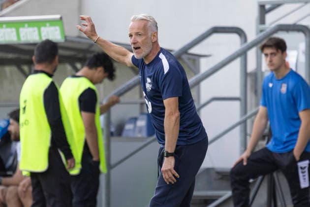 Regionalliga Southwest: FSV Frankfurt vs. Kickers Offenbach, September 5, 2026. Mark Zimmermann, coach of Kickers Offenbach, gives a command from the sidelines. FSV Frankfurt vs. Kickers Offenbach, Frankfurt, BBBank Arena, September 5, 2026 Copyright: xBEAUTIFULxSPORTS Gawlikx