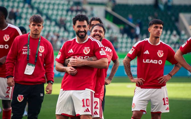 Deutschland:Fussball 2.Bundesliga 2026 2027, 4.Spieltag VfL Wolfsburg vs Energie Cottbus - Volkswagen Arena (Wolfsburg): Freude, Emotionen, Jubel Tolcay CiÄüerci Tolcay Cigerci (Energie Cottbus, 10) Leonardo Bittencourt (Energie Cottbus, 32) *** Germany Soccer 2. Bundesliga 2026–2027, Matchday 4: VfL Wolfsburg vs. Energie Cottbus at Volkswagen Arena, Wolfsburg—Joy, excitement, celebration—Tolcay CiÄüerci (Tolcay Cigerci), Energie Cottbus, 10; Leonardo Bittencourt, Energie Cottbus, 32 Copyright: xAymanxAlahmedx