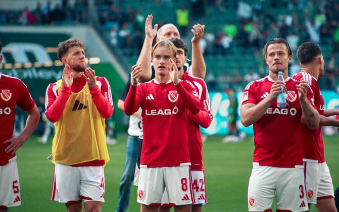 Deutschland:Fussball 2.Bundesliga 2026 2027, 4.Spieltag VfL Wolfsburg vs Energie Cottbus - Volkswagen Arena (Wolfsburg): Freude, Emotionen, Jubel Lukas Michelbrink (Energie Cottbus, 8) *** Germany Soccer 2. Bundesliga 2026–2027, Matchday 4: VfL Wolfsburg vs. Energie Cottbus at Volkswagen Arena, Wolfsburg—Joy, Emotions, Cheers—Lukas Michelbrink, Energie Cottbus, 8 Copyright: xAymanxAlahmedx