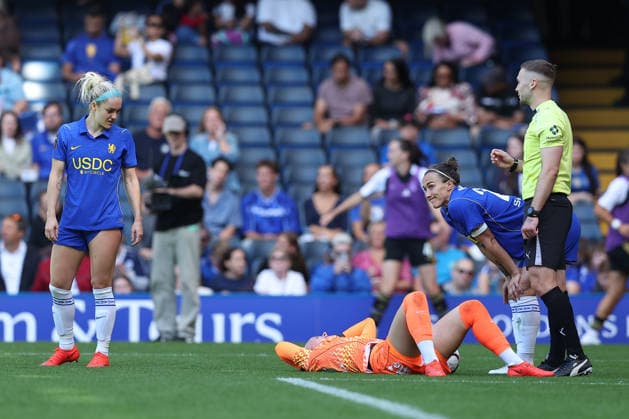 RECORD DATE NOT STATED 5th September 2026; Stamford Bridge, London, England: Womens Super League Football, Chelsea versus Aston Villa Women; goalkeeper Hannah Hampton of Chelsea goes down in pain but refuses physios so to not put her team down to 10 players KatiexChan