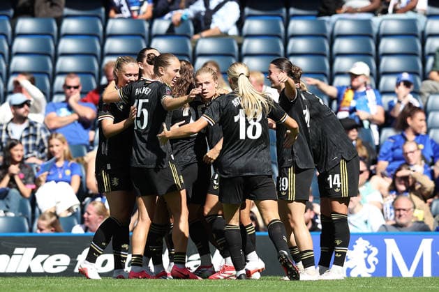 RECORD DATE NOT STATED 5th September 2026; Stamford Bridge, London, England: Womens Super League Football, Chelsea versus Aston Villa Women; Aston Villa players celebrate their team goal after a shot by Noelle Maritz of Aston Villa in the 80th minute for 1-1 KatiexChan