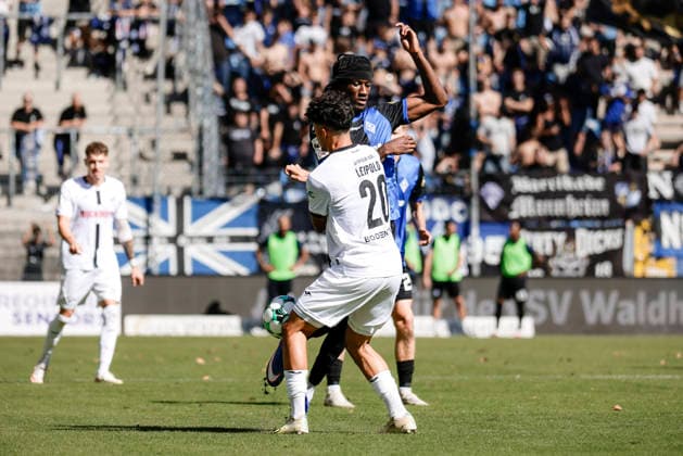 September 5, 2026, xhettx, Soccer 3rd Division, SV Waldhof Mannheim vs. SC Verl: Jidechi Okeke (SV Waldhof Mannheim, 25) in a tackle with Andre Leipold (SC Verl, 20)