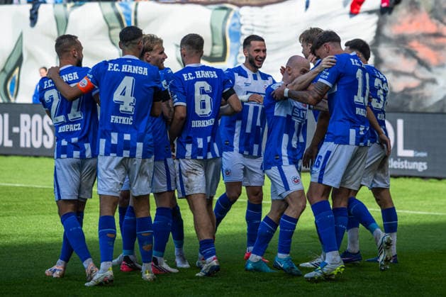 Rostock, Germany, September 5, 2026; 3. Liga 2026–2027, Matchday 4: FC Hansa Rostock vs. SV Wehen Wiesbaden. Pictured, second from the right: Lukas Wallner of Hansa Rostock celebrates with his teammates after scoring the 1–0 goal, DFB and DFL regulations prohibit any use of photographs as image sequences and or quasi-video Copyright: xFotostandx xVoelkerx