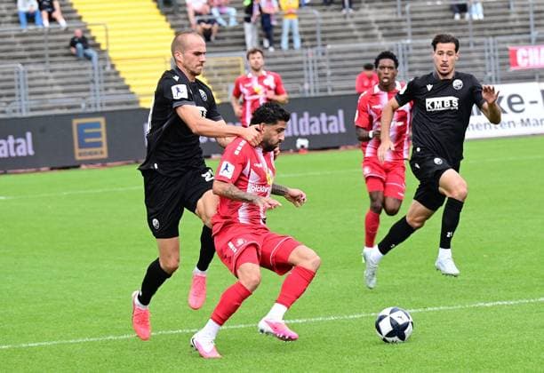 September 5, 2026 xkhx Kassel, Auestadion, Regionalliga Southwest, 2026–2027 Season, KSV Hessen Kassel vs. SV Sandhausen, Phil Halbauer (Sandhausen) vs. Nael Najjer 32, Hessen Kassel