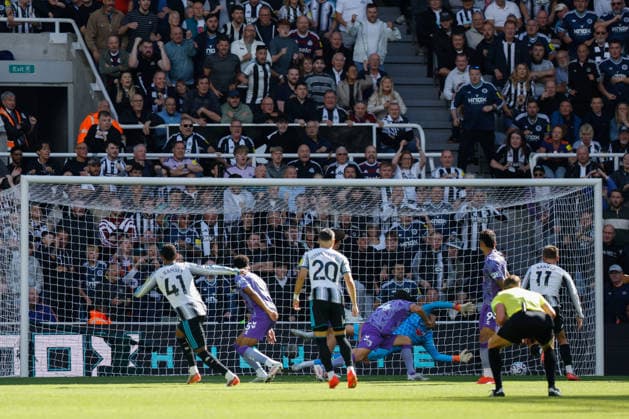 Newcastle United v AFC Bournemouth, Premier League Jacob Ramsey of Newcastle United scores his sides second goal of the match 2-2 during the Newcastle United v AFC Bournemouth Premier League match at St. James Park, Newcastle Upon Tyne, England on 5 September 2026 Credit: Craig Cowan Every Second Media Editorial use only. All images are copyright Every Second Media Limited. No images may be reproduced without prior permission. All rights reserved. Premier League and Football League images are subject to licensing agreements with Football DataCo Limited. see https: www.football-dataco.com Copyright: xIMAGO EveryxSecondxMediax ESM-2129-0077 CraigxCowanx xEveryxSecondxMediax