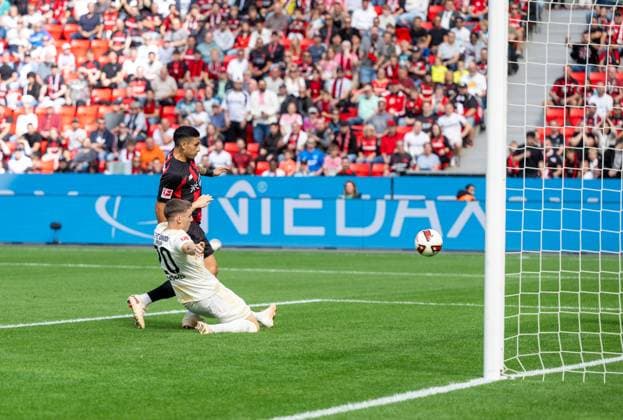 Fußball, Herren, Saison 2026 2027, 1. Bundesliga (2. Spieltag), Bayer 04 Leverkusen - 1. FC Union Berlin, Equi Fernandez (Bayer 04 Leverkusen) erzielt das Tor zum 1:0 gegen Michel Aebischer (r., 1. FC Union), 05.09.2026, *** Soccer, Men s, 2026–2027 Season, Bundesliga 1, Matchday 2, Bayer 04 Leverkusen 1, FC Union Berlin, Equi Fernandez (Bayer 04 Leverkusen) scores the goal to make it 1–0 against Michel Aebischer (FC Union), September 5, 2026, Copyright: xMatthiasxKochx