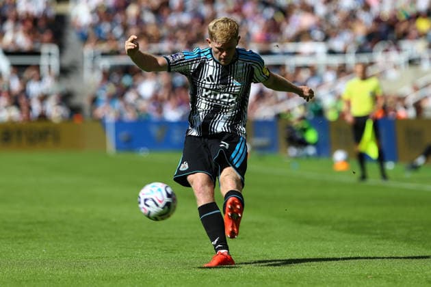 St James Park NEWCASTLE UPON TYNE, ENGLAND, SEPTEMBER 5: Lewis Hall of Newcastle United crosses the ball during a Premier League 2026-27 match between Newcastle United and AFC Bournemouth at St James Park on September 5, 2026 in Newcastle Upon Tyne, England. (Photo by Zach Forster Sports Press Photo) (Zach Forster Sports Press Photo SPP) Copyright: xZachxForster SportsxPressxPhotox xSPPx spp-en-ZaFoPrPh-spp26_zachf_0509_221