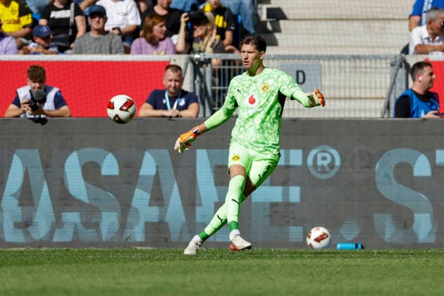 Gregor Kobel (BVB Dortmund, 01) am Ball , Deutschland, Fussball, 1. Bundesliga, 2.Spieltag, 2026 2027, TSG Hoffenheim vs. Borussia Dortmund, 05.09.2026, Sinsheim SNP Arena Deutschland *** Gregor Kobel, BVB Dortmund, 01 on the Ball, Germany, Soccer, Bundesliga 1, Matchday 2, 2026–2027, TSG Hoffenheim vs. Borussia Dortmund, September 5, 2026, Sinsheim SNP Arena, Germany Copyright: xGrantxHubbsx