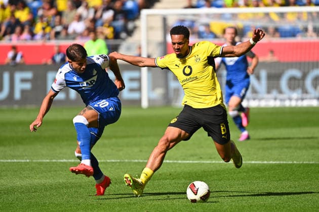 Felix NMECHA (Borussia Dortmund) , Aktion,Zweikampf gegen Muhammad DAMAR (1899 Hoffenheim). Fussball 1. Bundesliga Saison 2026 2027, 2.Spieltag, Spieltag02,, TSG 1899 Hoffenheim - Borussia Dortmund am 05.09.2026 , PRE ZERO ARENA *** Felix NMECHA, Borussia Dortmund, Action, Tackle against Muhammad DAMAR, 1899 Hoffenheim, Soccer, Bundesliga 1, 2026–2027 Season, Matchday 2, Matchday 02, TSG 1899 Hoffenheim vs. Borussia Dortmund on September 5, 2026, PRE ZERO ARENA
