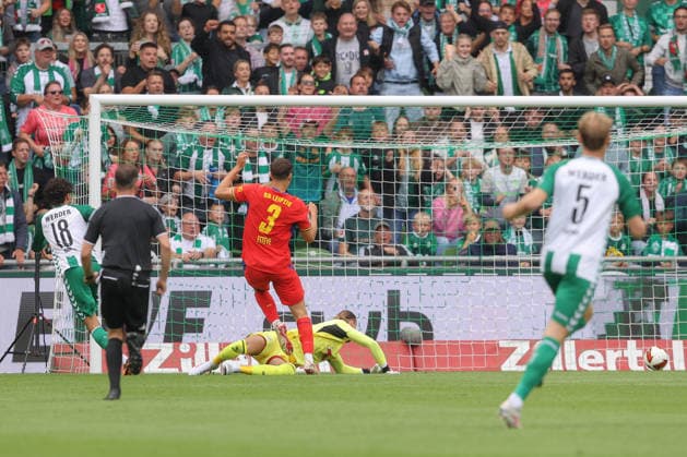 05.09.2026, xtgx, Fussball, 1. Bundesliga, SV Werder Bremen - RB Leipzig, v.l. Eren Dinkci (Bremen, 18) schiesst Tor, schießt, Torschuetze, erzielt Tor, Treffer, scores the goal 1:0 (DFL DFB REGULATIONS PROHIBIT ANY USE OF PHOTOGRAPHS as IMAGE SEQUENCES and or QUASI-VIDEO) Bremen *** September 5, 2026, xtgx, Soccer, Bundesliga 1, SV Werder Bremen vs. RB Leipzig, from left: Eren Dinkci (Bremen), 18, scores a goal, shoots, goal scorer, scores, goal, scores the goal 1–0 DFL DFB REGULATIONS PROHIBIT ANY USE OF PHOTOGRAPHS AS IMAGE SEQUENCES AND OR QUASI-VIDEO Bremen