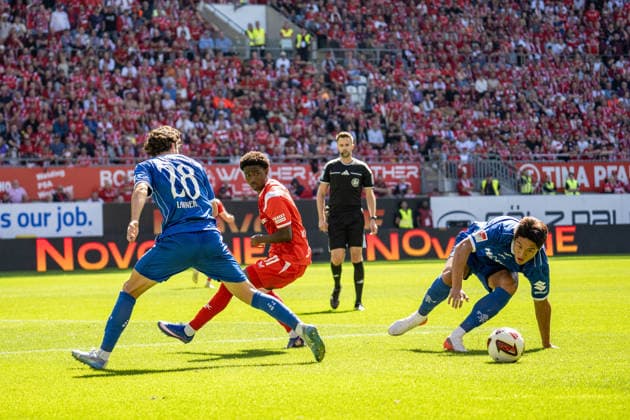 05.09.2026, xdaymx, Fussball 2.Bundesliga, 1.FC Kaiserslautern - SV Darmstadt 98. vl. Christopher Lannert (Darmstadt 98), Ibrahim KanatÃ (1.FC Kaiserslautern) und Hiroki Akiyama (Darmstadt 98) im Zweikampf Kaiserslautern *** September 5, 2026, xdaymx, Soccer 2. Bundesliga, 1 FC Kaiserslautern vs. SV Darmstadt 98, featuring Christopher Lannert (Darmstadt 98), Ibrahim Kanat (1 FC Kaiserslautern), and Hiroki Akiyama (Darmstadt 98) in a tackle in Kaiserslautern