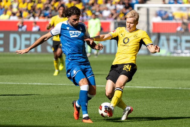 1. Bundesliga: TSG Hoffenheim vs Borussia Dortmund, 05.09.2026 Zweikampf zwischen Daniel Svensson (Borussia Dortmund, 24) und Leon Avdullahu (TSG Hoffenheim, 7) 1. Bundesliga: TSG Hoffenheim vs Borussia Dortmund, SNP Arena, 05.09.2026 DFB DFL REGULATIONS PROHIBIT ANY USE OF PHOTOGRAPHS AS IMAGE SEQUENCES AND OR QUASI-VIDEO. *** 1 Bundesliga: TSG Hoffenheim vs. Borussia Dortmund, September 5, 2026. A tackle between Daniel Svensson of Borussia Dortmund (No. 24) and Leon Avdullahu of TSG Hoffenheim (No. 7). 1 Bundesliga: TSG Hoffenheim vs. Borussia Dortmund, SNP Arena, September 5, 2026 DFB and DFL regulations prohibit any use of photographs as image sequences and or quasi-video. Copyright: xBEAUTIFULxSPORTS Hillx