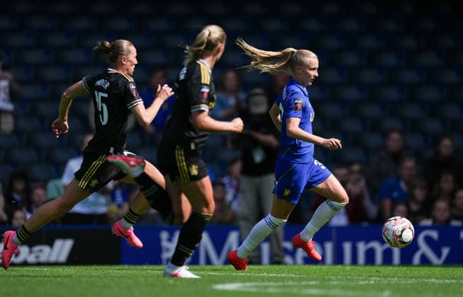 Chelsea Women FC v Ason Villa Women FC - Womens Super League - Season 2026 2027 - Matchday 1 - Stamford Bridge Aggie Beever-Jones of Chelsea right during the Chelsea v Aston Villa WomenÕs Super League Match match at Stamford Bridge London, Season 26 27, 5 September 2026 London United Kingdom