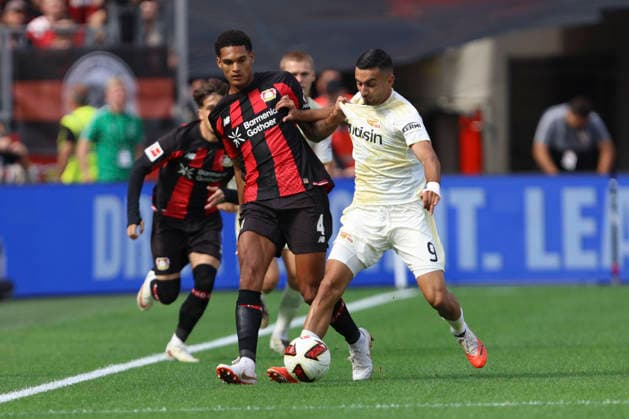 Jarell Quansah (Bayer 04 Leverkusen) und Livan Burcu (1.FC Union Berlin) im Zweikampf waehrend des Spiels der 1. Bundesliga zwischen Bayer 04 Leverkusen und 1. FC Union Berlin, BayArena am 05. September 2026 in Leverkusen, Deutschland. (Foto von Oliver Kaelke DeFodi Images) +++ Jarell Quansah (Bayer 04 Leverkusen) und Livan Burcu (1.FC Union Berlin) battle for the ball during the Bundesliga match between Bayer 04 Leverkusen and 1. FC Union Berlin at BayArena on September 5, 2026 in Leverkusen, Germany. (Photo by Oliver Kaelke DeFodi Images) DFB DFL REGULATIONS PROHIBIT ANY USE OF PHOTOGRAPHS AS IMAGE SEQUENCES AND OR QUASI-VIDEO. (Photo by Oliver Kaelke DeFodi Images) - *** Jarell Quansah of Bayer 04 Leverkusen and Livan Burcu of 1. FC Union Berlin battle for the ball during the Bundesliga match between Bayer 04 Leverkusen and 1. FC Union Berlin at the BayArena on September 5, 2026, in Leverkusen, Germany. Photo by Oliver Kaelke, DeFodi Images. Jarell Quansah of Bayer 04 Leverkusen and Livan Burcu of 1. FC Union Berlin battle for the ball during the Bundesliga match between Bayer 04 Leverkusen and 1. FC Union Berlin at BayArena on September 5, 2026 in Leverkusen, Germany. Photo by Oliver Kaelke, DeFodi Images. DFB and DFL regulations prohibit any use of photographs as image sequences and or quasi-video. Photo by Oliver Kaelke, DeFodi Images.