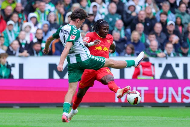 Olivier Deman (Werder Bremen) und Christopher Nkunku (RB Leipzig) kaempfen um den Ball waehrend des Spiels der 1. Bundesliga zwischen SV Werder Bremen und RB Leipzig, Weserstadion am 05. September 2026 in Bremen, Deutschland. (Foto von Marco Steinbrenner DeFodi Images) +++ Olivier Deman (Werder Bremen) und Christopher Nkunku (RB Leipzig) battle for the ball during the Bundesliga match between SV Werder Bremen and RB Leipzig at Weserstadion on September 5, 2026 in Bremen, Germany. (Photo by Marco Steinbrenner DeFodi Images) DFB DFL REGULATIONS PROHIBIT ANY USE OF PHOTOGRAPHS AS IMAGE SEQUENCES AND OR QUASI-VIDEO. (Photo by Marco Steinbrenner DeFodi Images) - *** Olivier Deman of Werder Bremen and Christopher Nkunku of RB Leipzig battle for the ball during the Bundesliga match between SV Werder Bremen and RB Leipzig at Weserstadion on September 5, 2026, in Bremen, Germany Photo by Marco Steinbrenner DeFodi Images Olivier Deman of Werder Bremen and Christopher Nkunku of RB Leipzig battle for the ball during the Bundesliga match between SV Werder Bremen and RB Leipzig at Weserstadion on September 5, 2026 in Bremen, Germany Photo by Marco Steinbrenner, DeFodi Images. DFB and DFL regulations prohibit any use of photographs as image sequences and or quasi-video. Photo by Marco Steinbrenner, DeFodi Images