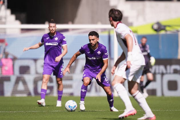 FiorentinaÕs Joao Mario fights for the ball with TorinoÕs Alessio Cacciamani during the Serie A soccer match between Fiorentina and Torino at the Artemio Franchi Stadium in Florence, north Italy - Saturday, September 5, 2026 -  Copyright: xMassimoxPaolone LaPressex