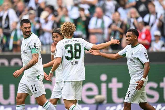 Hugo Bolin (Moenchengladbach 38) jubelt nach dem Tor zum 1:0 mit Mathieu Nguefack (Moenchengladbach 34) Tim Kleindienst (Moenchengladbach 11) 05.09.2026 ¢ Fussball ¢ Borussia Moenchengladbach vs SV Elversberg, Borussia-Park, Moenchengladbach, DFB DFL REGULATIONS PROHIBIT ANY USE OF PHOTOGRAPHS AS IMAGE SEQUENCES AND OR QUASI-VIDEO NRW Germany *** Hugo Bolin (Mönchengladbach 38) celebrates after scoring the 1-0 goal with Mathieu Nguefack (Mönchengladbach 34) and Tim Kleindienst (Mönchengladbach 11) on May 9, 2026 ¢ Soccer ¢ Borussia Mönchengladbach vs. SV Elversberg, Borussia Park, Mönchengladbach, DFB DFL REGULATIONS PROHIBIT ANY USE OF PHOTOGRAPHS AS IMAGE SEQUENCES AND OR QUASI-VIDEO NRW, Germany Copyright: xpepphotox xHorstxMauelshagenx pep00321, pep_20260905_hm