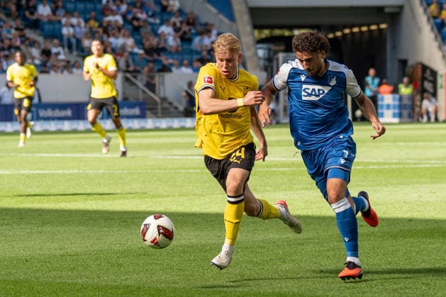1. Bundesliga: TSG Hoffenheim vs Borussia Dortmund, 05.09.2026 Zweikampf zwischen Leon Avdullahu (TSG Hoffenheim, 7) und Daniel Svensson (Borussia Dortmund, 24) 1. Bundesliga: TSG Hoffenheim vs Borussia Dortmund, SNP Arena, 05.09.2026 DFB DFL REGULATIONS PROHIBIT ANY USE OF PHOTOGRAPHS AS IMAGE SEQUENCES AND OR QUASI-VIDEO. *** 1 Bundesliga: TSG Hoffenheim vs. Borussia Dortmund, September 5, 2026. A tackle between Leon Avdullahu (TSG Hoffenheim, 7) and Daniel Svensson (Borussia Dortmund, 24). 1 Bundesliga: TSG Hoffenheim vs. Borussia Dortmund, SNP Arena, September 5, 2026 DFB and DFL regulations prohibit any use of photographs as image sequences and or quasi-video. Copyright: xBEAUTIFULxSPORTS Hillx