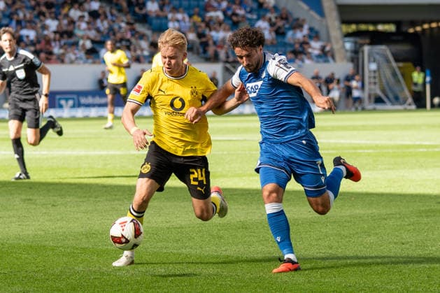1. Bundesliga: TSG Hoffenheim vs Borussia Dortmund, 05.09.2026 Zweikampf zwischen Leon Avdullahu (TSG Hoffenheim, 7) und Daniel Svensson (Borussia Dortmund, 24) 1. Bundesliga: TSG Hoffenheim vs Borussia Dortmund, SNP Arena, 05.09.2026 DFB DFL REGULATIONS PROHIBIT ANY USE OF PHOTOGRAPHS AS IMAGE SEQUENCES AND OR QUASI-VIDEO. *** 1 Bundesliga: TSG Hoffenheim vs. Borussia Dortmund, September 5, 2026. A tackle between Leon Avdullahu (TSG Hoffenheim, 7) and Daniel Svensson (Borussia Dortmund, 24). 1 Bundesliga: TSG Hoffenheim vs. Borussia Dortmund, SNP Arena, September 5, 2026 DFB and DFL regulations prohibit any use of photographs as image sequences and or quasi-video. Copyright: xBEAUTIFULxSPORTS Hillx
